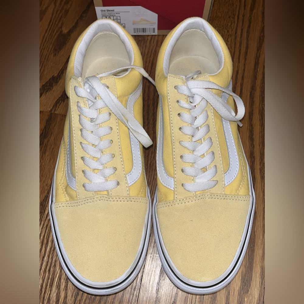 Women’s Old Skool Vans Yellow and White Sneakers Size 8.5